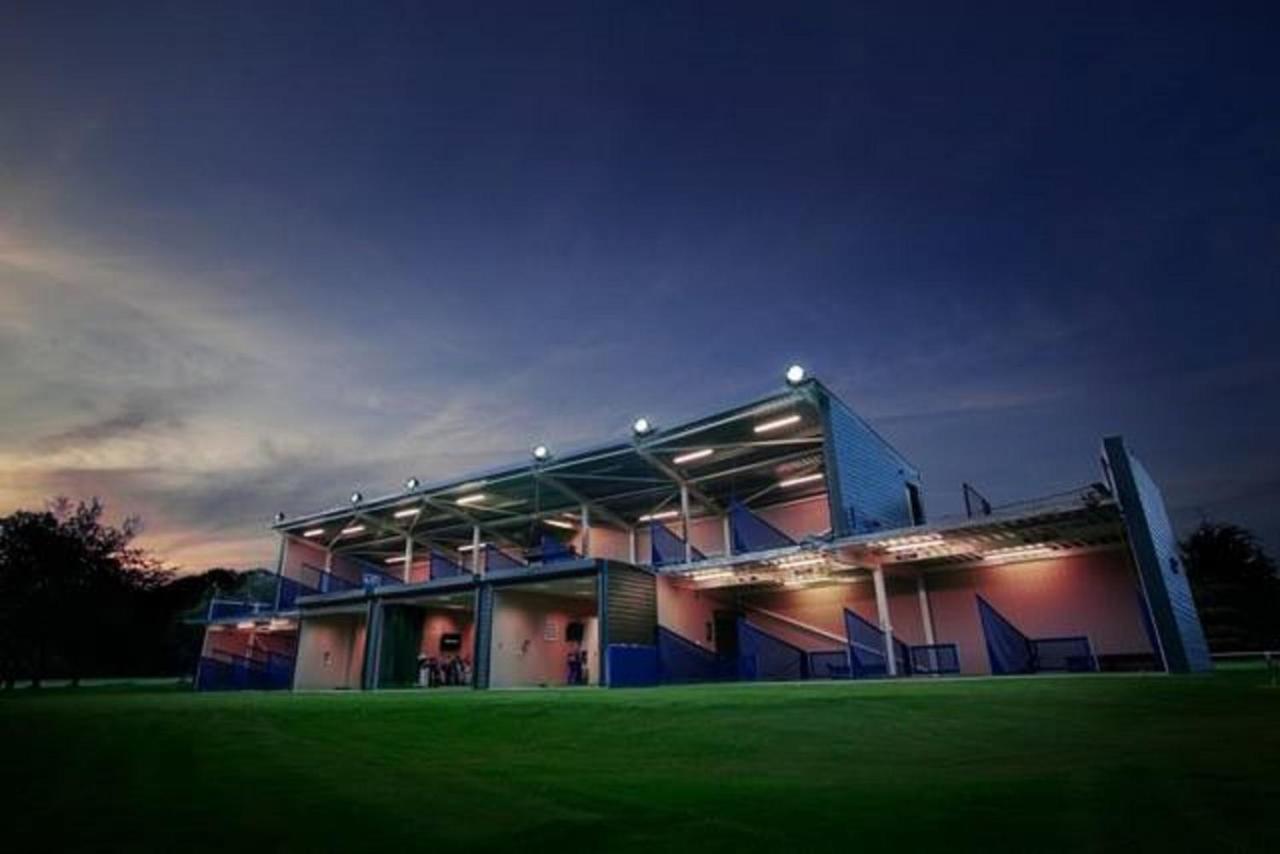 ฮอลิเดย์ อินน์ ปีเตอร์โบโรห์ เวสต์ ภายนอก รูปภาพ
